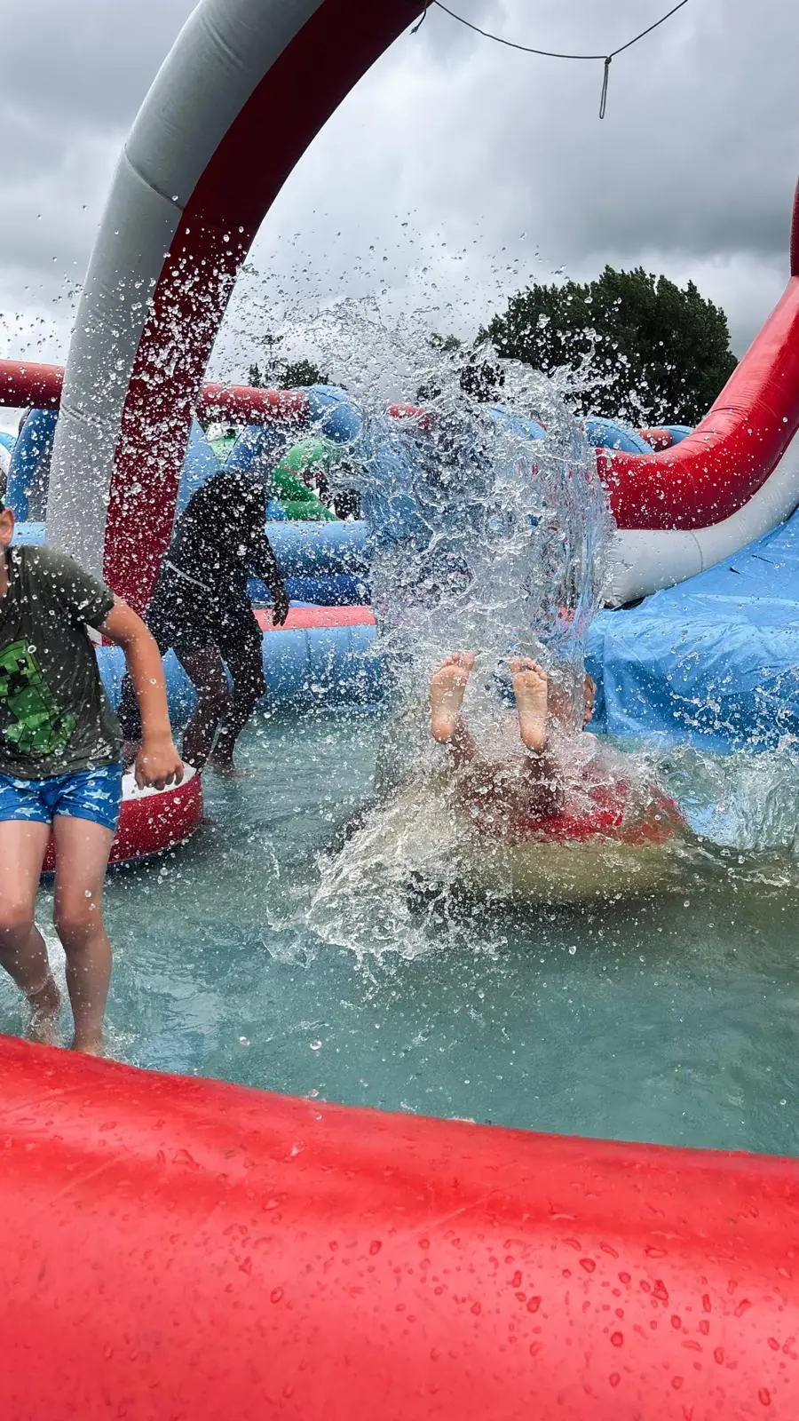 Waterfestijn in de Zomer