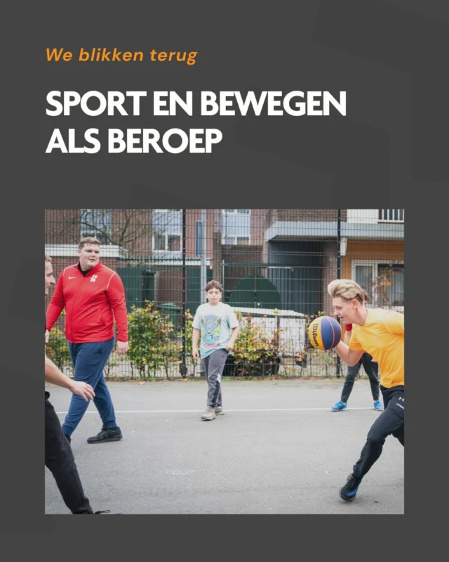 Hoe is het om buurtsportcoach te zijn? 🤔 Kids vragen het zich weleens af. 

Blik samen met ons terug.

In december 2024 maakten zeven leerlingen van de Martin Luther King-school kennis met het werk van SportSupport tijdens een JINC Bliksemstage. 💪

Tijdens deze ochtend leerden ze wat een buurtsportcoach allemaal doet en mochten ze het zelf ervaren! In twee groepen bereidden ze hun eigen sportles voor, complete met warming-up, wedstrijd en scheidsrechter🏑

Een leerzame en vooral leuke ochtend vol energie en nieuwe inzichten. Wie weet stonden hier de buurtsportcoaches van de toekomst!

Lees het hele verhaal in het SportSupport Magazine 2024 via de link in bio. 

#sportsupport #weblikkenterug #sportsupportmagazine #buurtsportcoach
