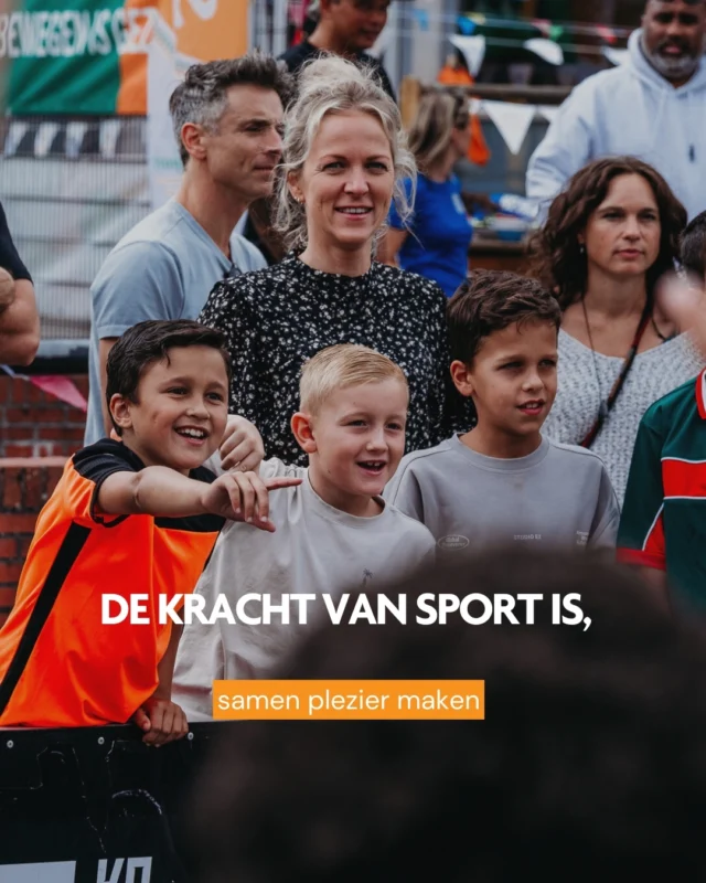 Het mooie aan sport: het brengt mensen samen. Soms op de meest onverwachte plekken.

Zoals bij The Hunt, waar politie en jongeren samen het spel aangaan. Of wanneer iemand ontdekt dat hij of zij meer kan dan gedacht.

Dat is de kracht van sport. 💚🧡

👇 Maak ’m af: de kracht van sport is…

#SportSupport #jongenoudinbeweging #dekrachtvansport #sameninbeweging