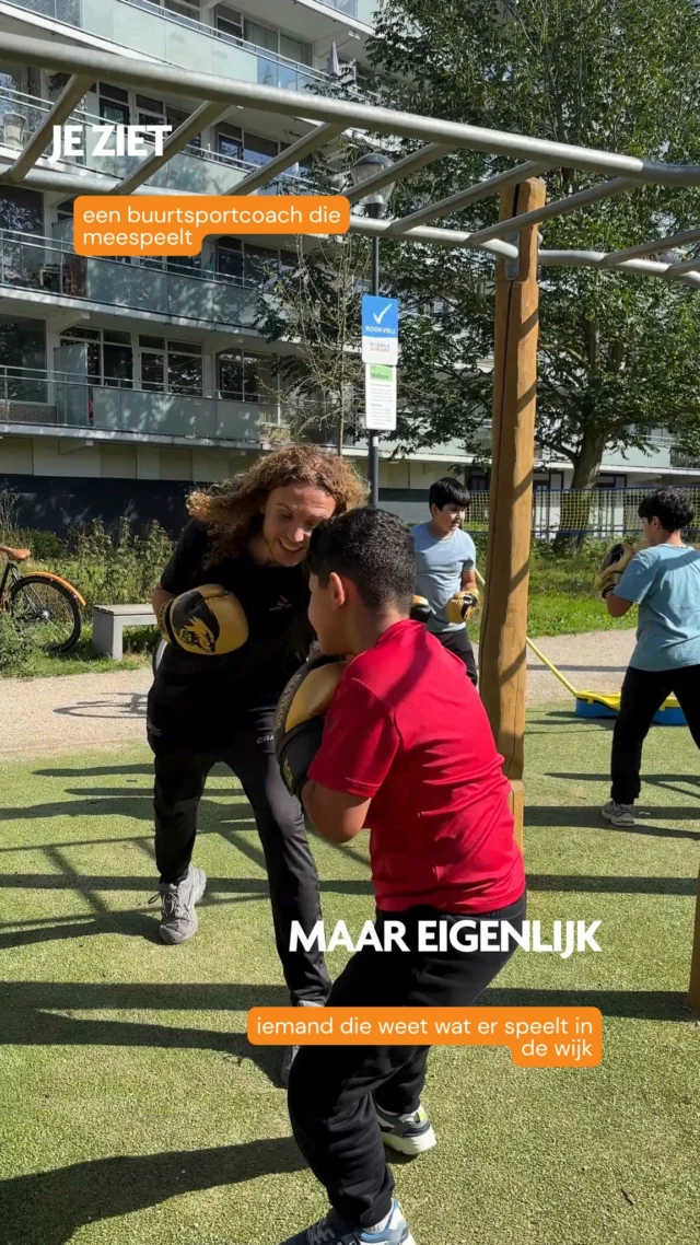Het lijkt misschien gewoon een potje boksen, maar ondertussen gebeurt er veel meer. 

Onze buurtsportcoaches zijn een vertrouwd gezicht in de wijk. Ze kennen de jongeren, weten wat er speelt en zijn er iedere week weer. 

Want Sport in de Wijk is meer dan alleen sporten.

📍 Aziëpark
📅 Dinsdag & donderdag | 16.00 – 17.00 uur

#sportindewijk #sportsupport #buurtsportcoachjay #jongenoudinbeweging